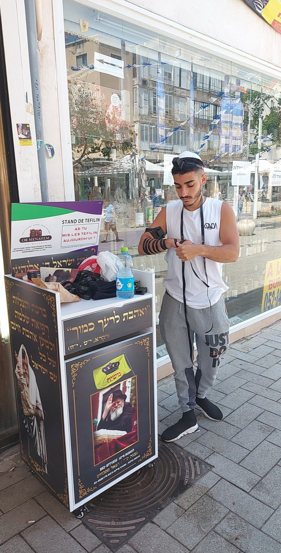 Stand de tefilin du Kikar de Natanya - photo 122