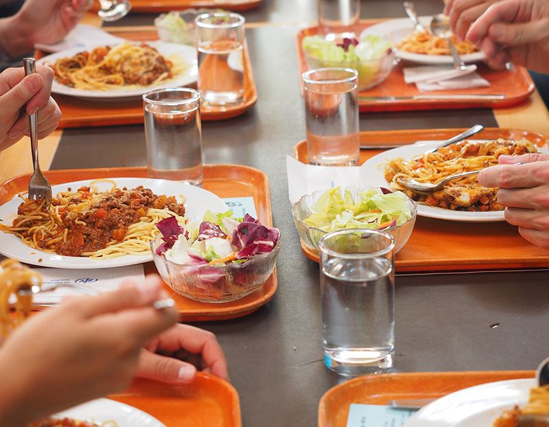 Participation au repas de cantine - photo 1
