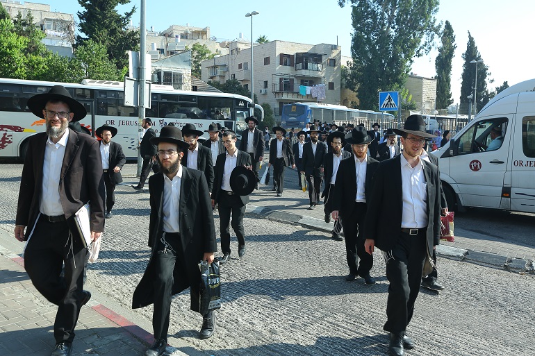 Yechiva de Mir - photo 2