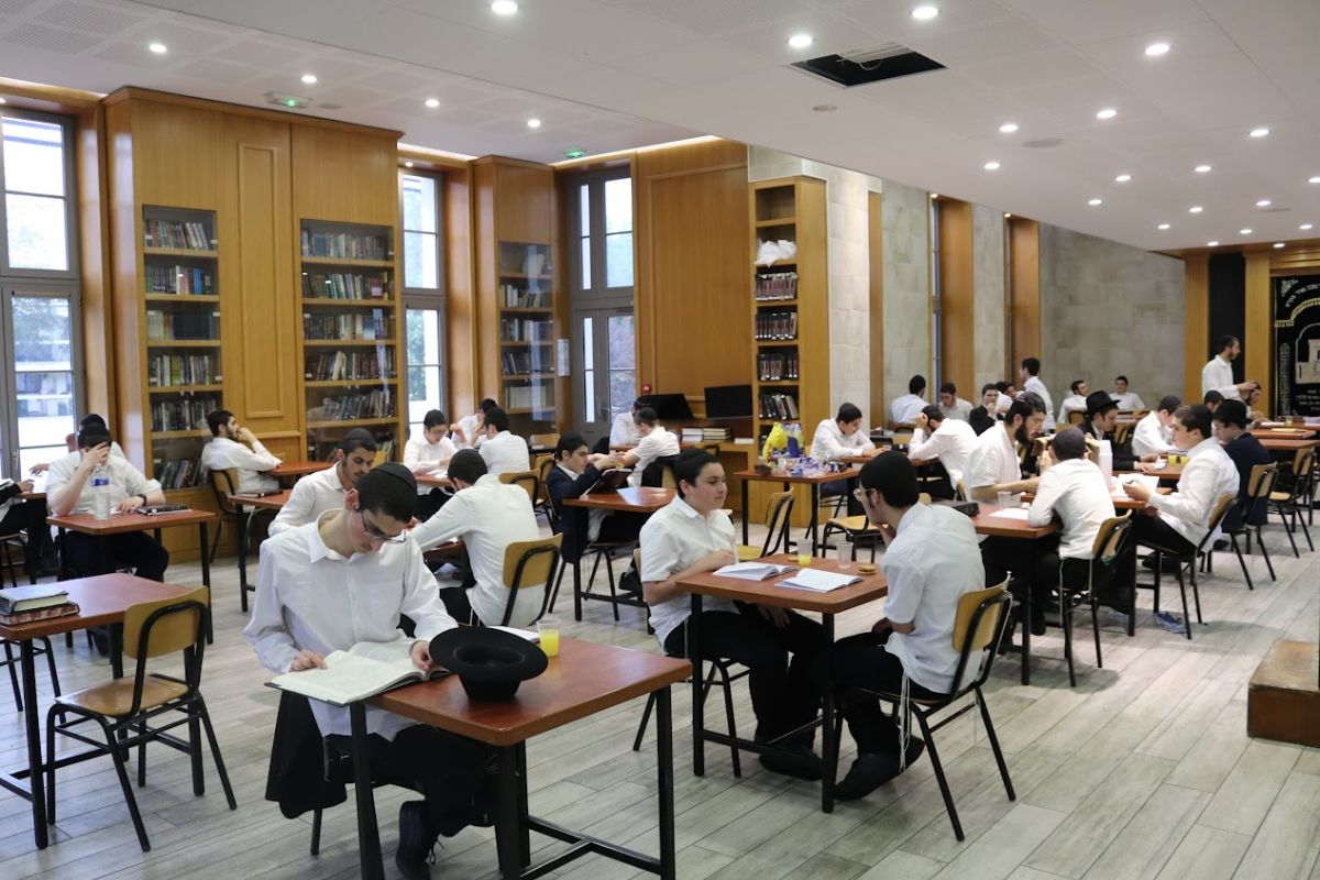 YECHIVA TOMHEI TMIMIM LOUBAVITCH  - photo 1